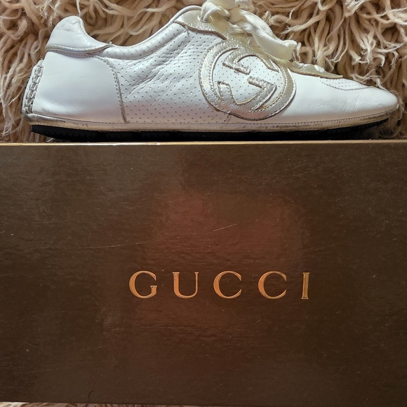 Gucci White and Silver Sneakers with Perforated Design - Picture 2 of 7